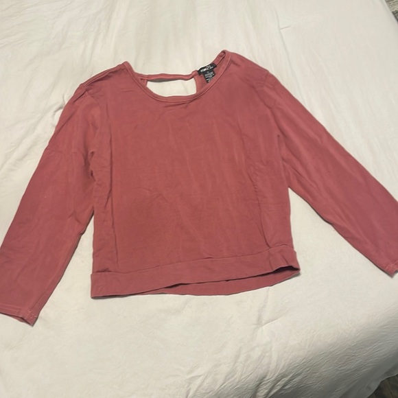 Mauve quarter length sleeve shirt with cute back- crop top - Picture 1 of 3